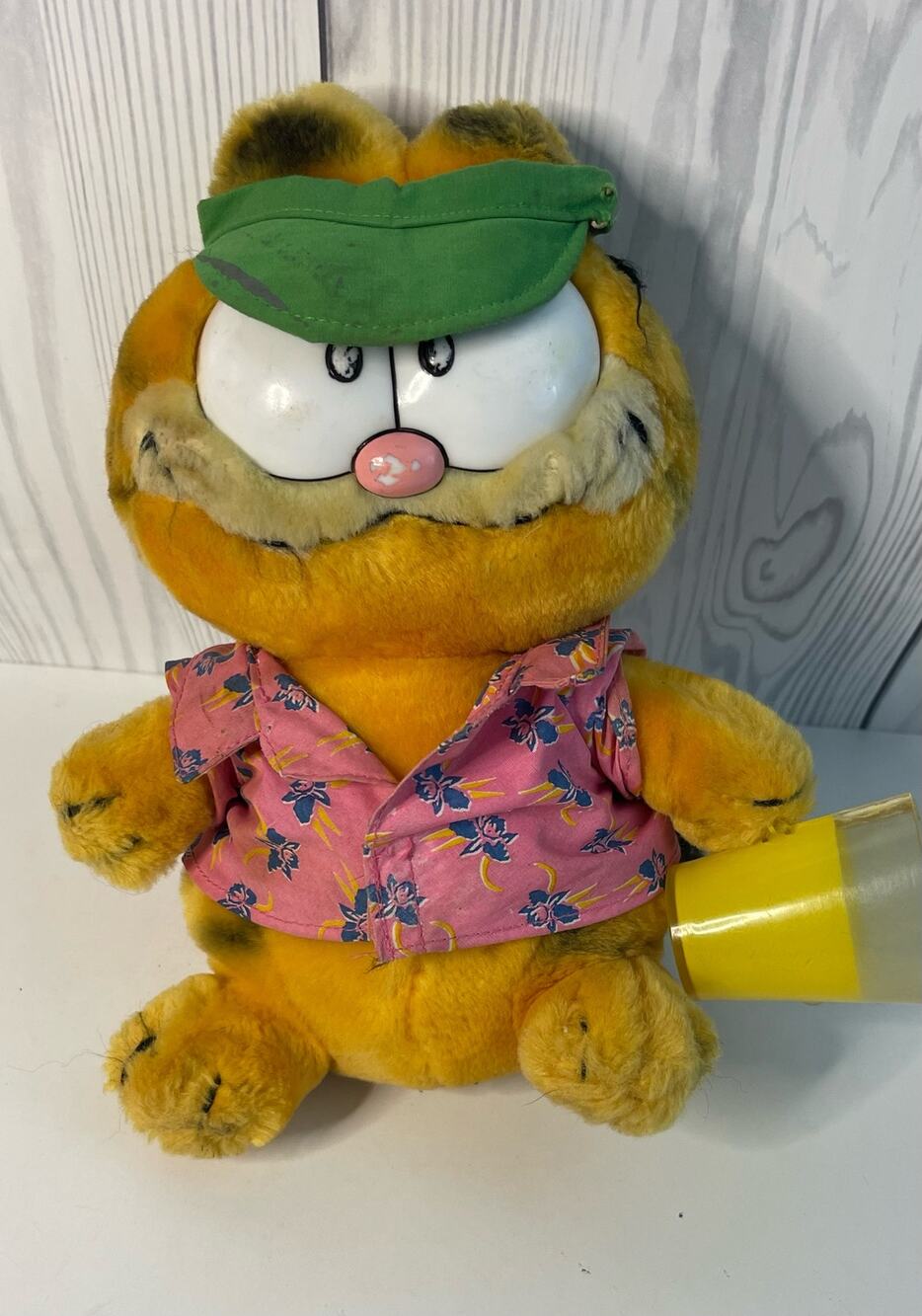 HTF Vintage Garfield the Cat with Tags Plush Toy Lime Glass 1981 Dakin (READ)